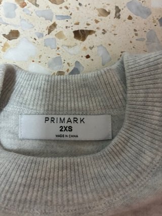 Sudadera gris
