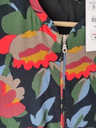 Bomber floral Zara Talla S