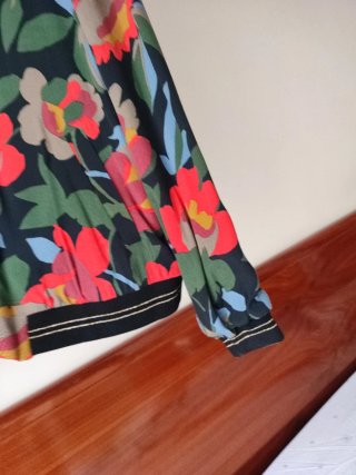 Bomber floral Zara Talla S