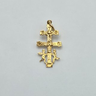 Colgante Cruz Caravaca oro de 18k. 1.99 gr.