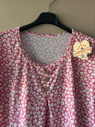 Blusa floral rosa con botones M