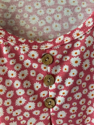 Blusa floral rosa con botones M