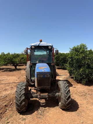 New Holland TN85FA Tractor