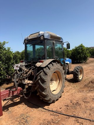 New Holland TN85FA Tractor
