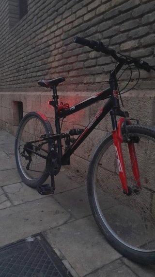 Bicicleta MTB FS Negra y Roja 70(Negociable)