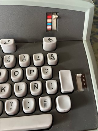 Máquina de escribir eléctrica HERMES 10 – Paillard