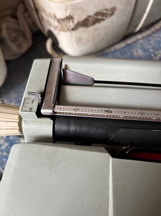 Máquina de escribir eléctrica HERMES 10 – Paillard