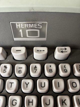 Máquina de escribir eléctrica HERMES 10 – Paillard
