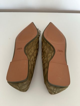 Bailarinas Zara joya verde oliva