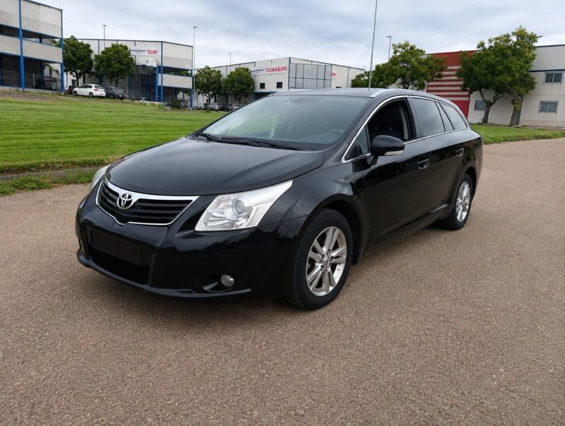 Toyota Avensis 2010 - foto 1