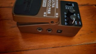 Behringer TP300 Ultra Tremolo/Pan Pedal