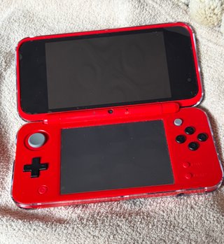 Nintendo 2DS XL edizione pokeball