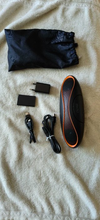 Altavoz Po Inalámbrico con Radio