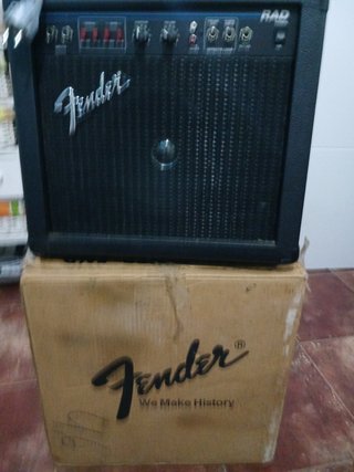 Ampli Fender R.A.D 75W 8 Altavoz