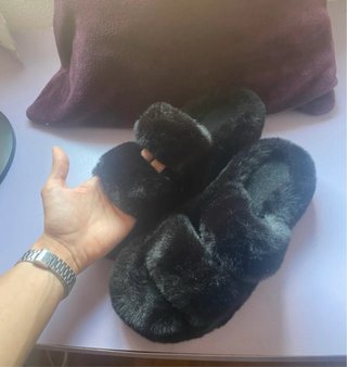Sandalias de pelo suave negras