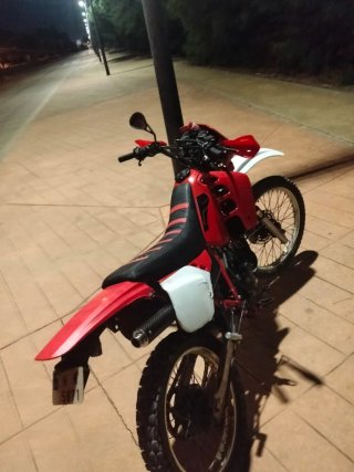 Honda CRM 75R Enduro Roja y Blanca