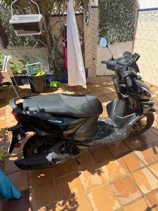 Yamaha Ray-ZR 125 Scooter Negra