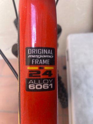 Bicicleta Juvenil Megamo 24, cuadro de aluminio.