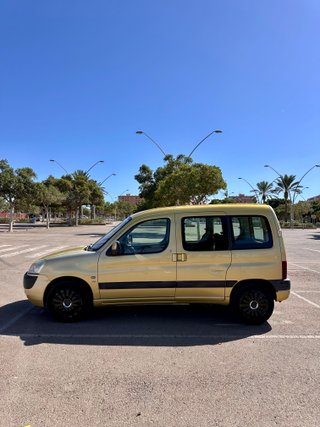 Peugeot Partner 2.0HDi 90cv Combi Plus 250.000km