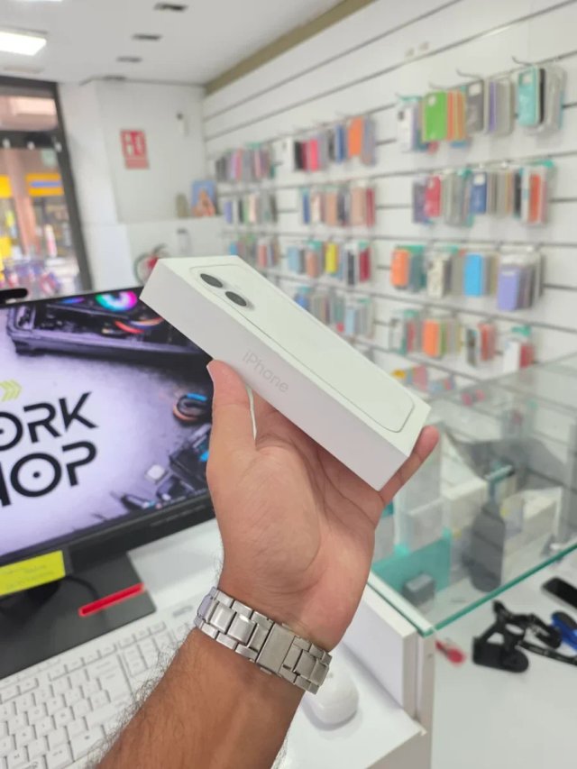 iPhone 17 256GB white