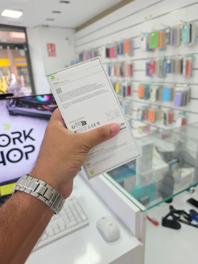 iPhone 17 256GB white