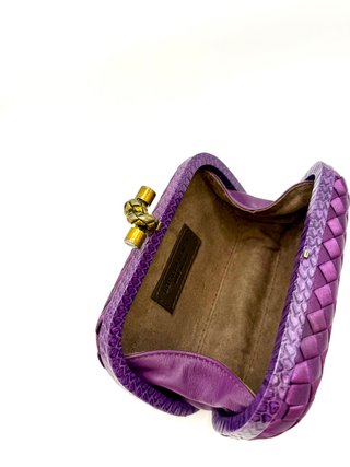 Bolso Pouch Knot Morado Bottega Veneta
