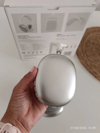 Auriculares diadema plateados y blancos