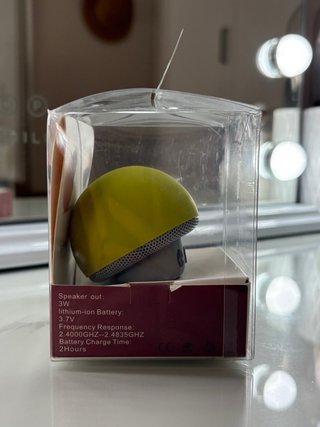 Mini altavoz con ventosa en forma de seta