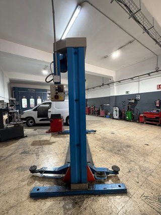 Elevador de dos columnas de tornillo