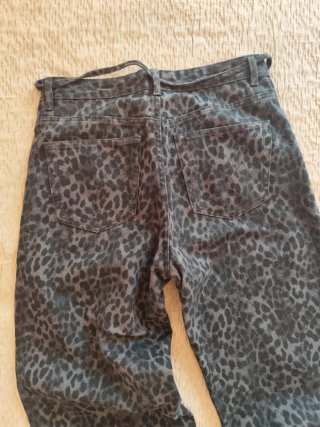 Pantalón animal print leopardo PULL&BEAR T/36