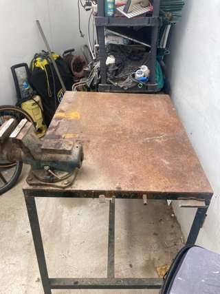 Mesa de trabajo robusta
