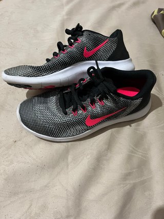 Zapatillas Nike Mujer Negro y Rosa