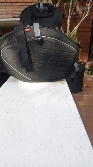 Alforjas GIVI para moto
