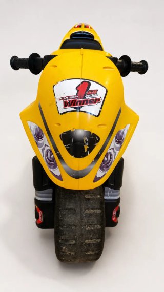 Moto correpasillos Injusa Winner Amarilla