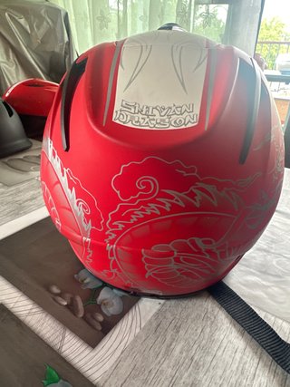 Casco de moto Marushin rojo dragón