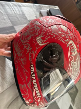 Casco de moto Marushin rojo dragón