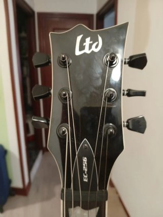 Guitarra Eléctrica Ltd EC-256 Negra