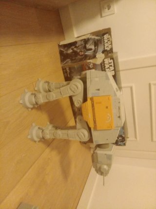 Juguete AT-ACT original Star wars pilas y funciona