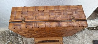 Antigua Maleta baúl almacenamiento mimbre y madera