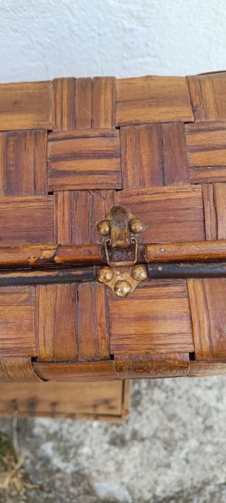 Antigua Maleta baúl almacenamiento mimbre y madera