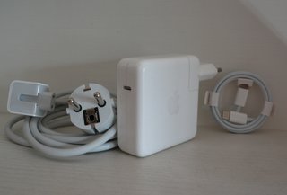 Cargador Apple 61W USB-C Original MacBook