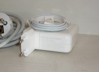 Cargador Apple 61W USB-C Original MacBook
