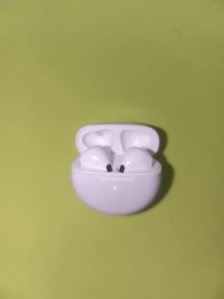 Audífonos inalámbricos blancos