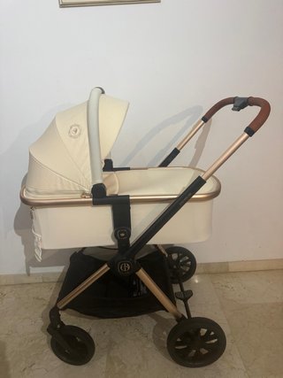 Trio di passeggini nuovi in scatola