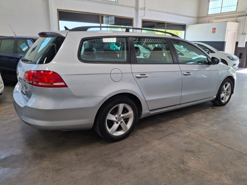 Volkswagen Passat 2013, foto 2