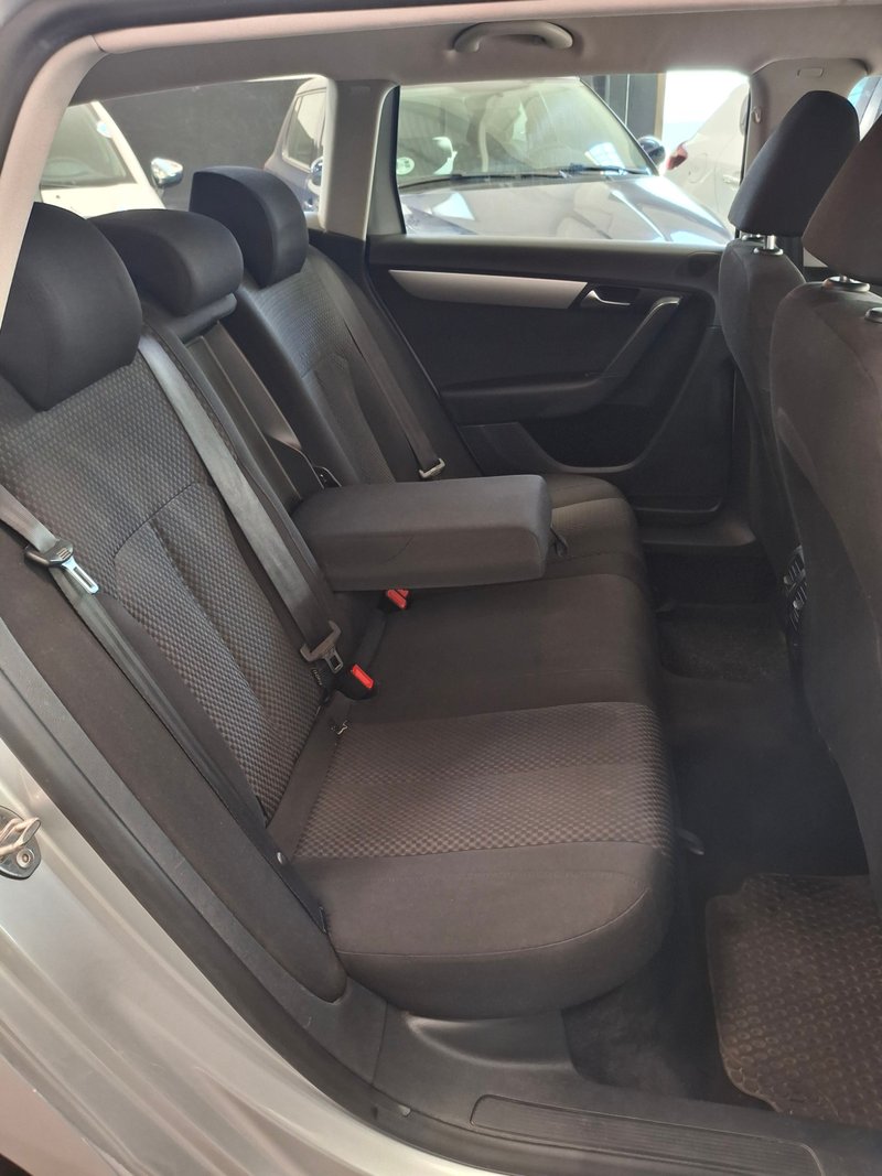 Volkswagen Passat 2013, foto 9