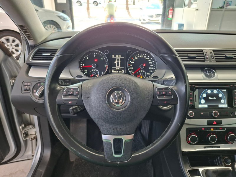 Volkswagen Passat 2013, foto 22