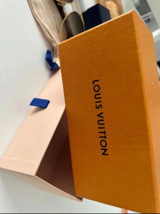 LOUIS VUITTON ATTITUDE PILOTE OR (AUTENTICAS)