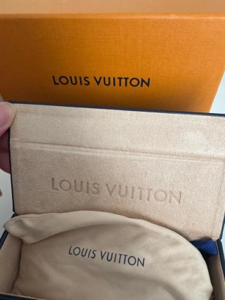 LOUIS VUITTON ATTITUDE PILOTE OR (AUTENTICAS)