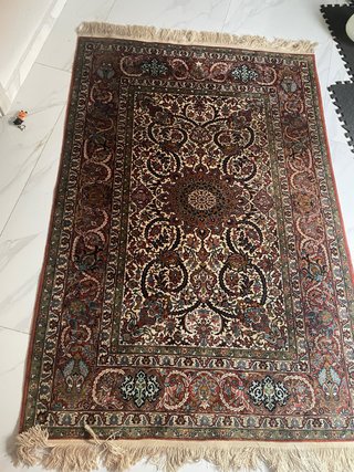Tappeto persiano con filo di seta